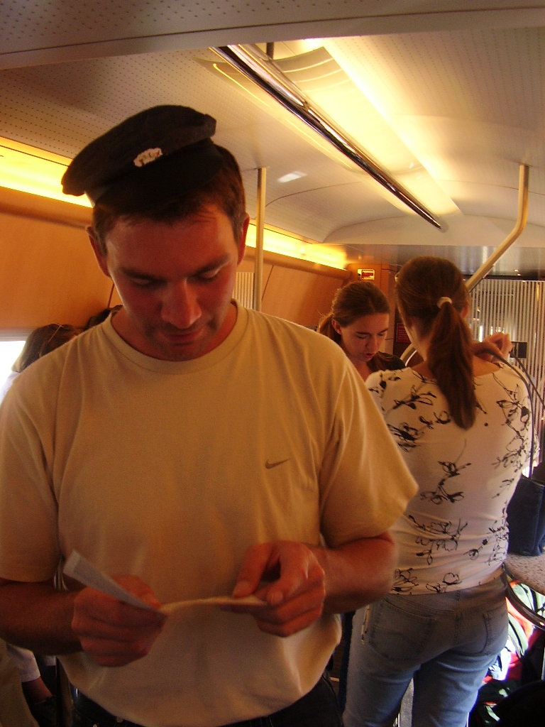 Image 62 of 77  -  144 kB